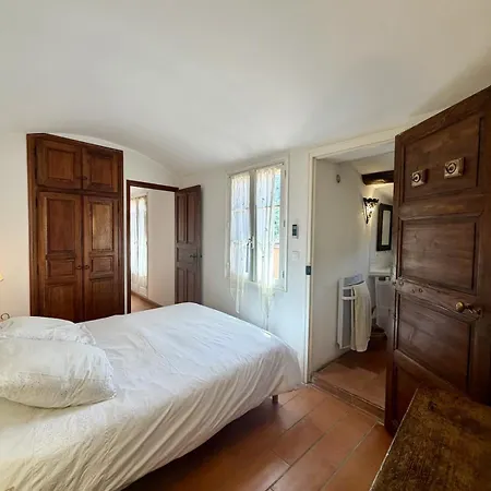Belle Maison De Village A *