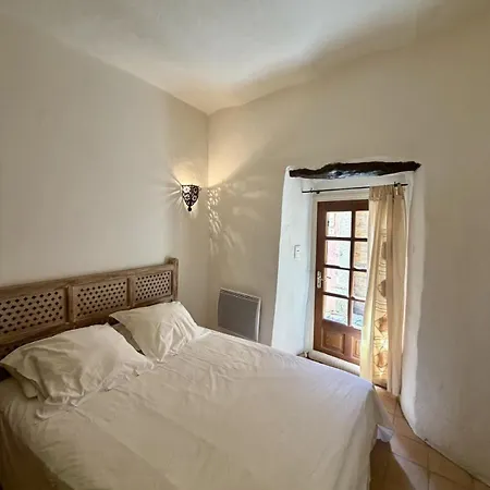 Belle Maison De Village A *